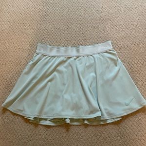 MINT NIKE SKORT